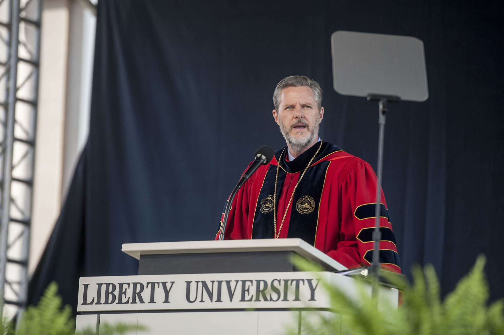 2016 - LU Commencement
